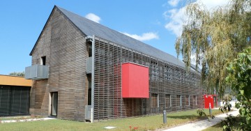 Finger jointed cladding in Chestnut